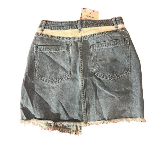 NWT Cloud Ten Two Toned Denim Mini Skirt with raw hem Size Small - Picture 3 of 3